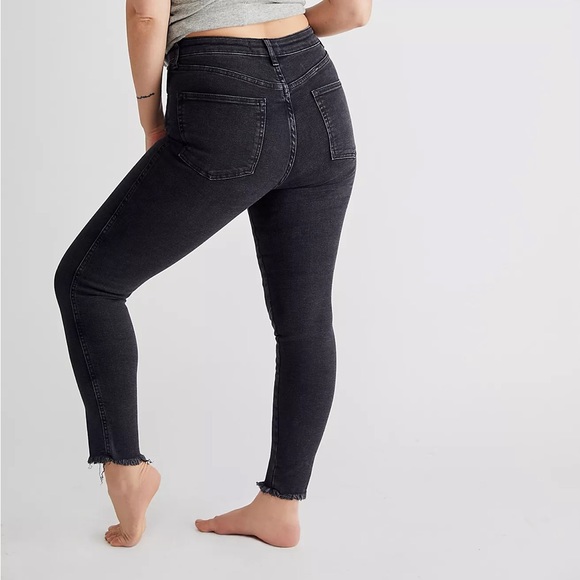 We The Free Raw High-Rise Jegging BLK SZ 26 WORN - Picture 3 of 5